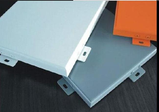 大板块双曲挑檐烤瓷铝板高空安装新技术研究与应用